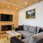 Aparthost Tatra Panorama ザコパネ